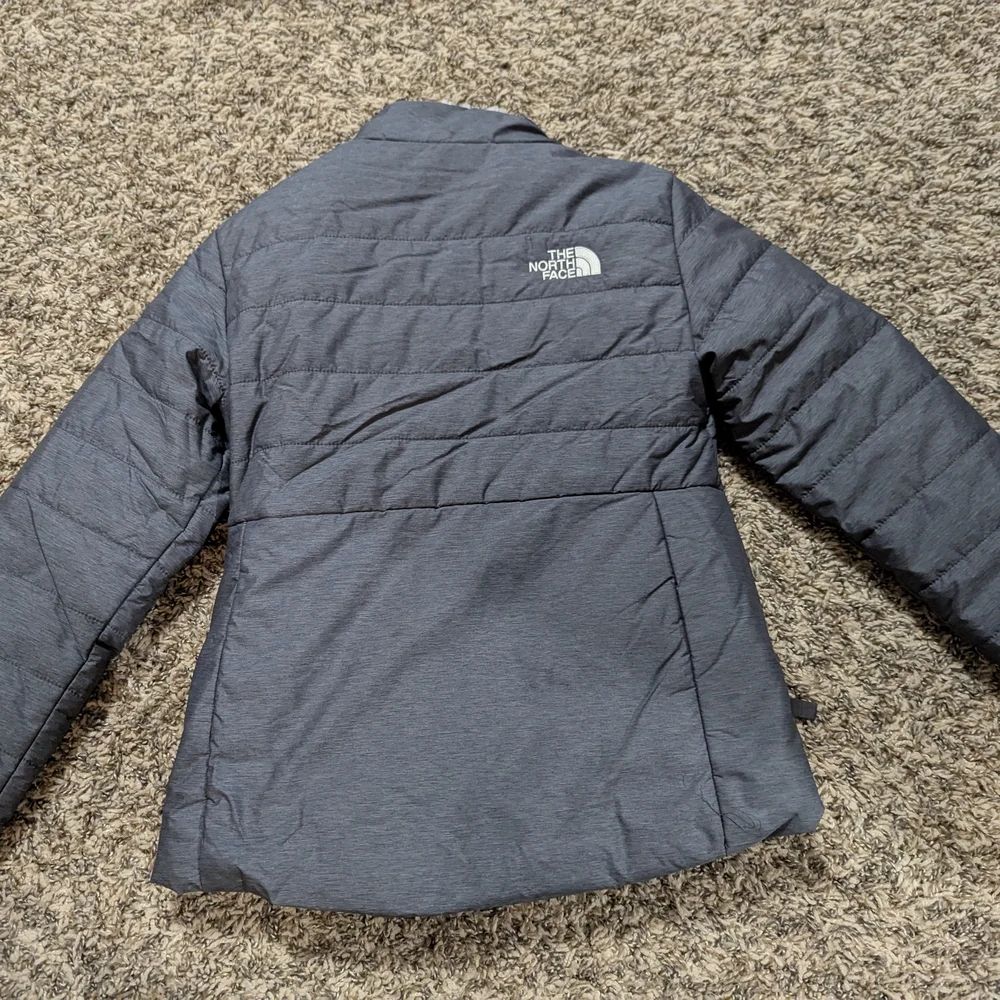 The North Face Kids Charcoal Puffer Jacket - Picture 4 of 4